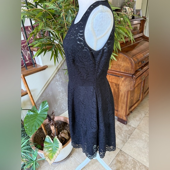 Tommy Hilfiger fit and flare lace ladies line sleeveless dress size 8 - Picture 8 of 15